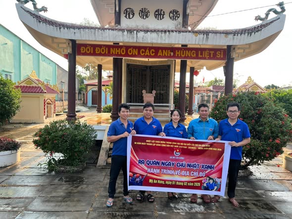 chỉnh trang nhà bia chi tên Anh Hùng Liệt sỹ Tân Mỹ