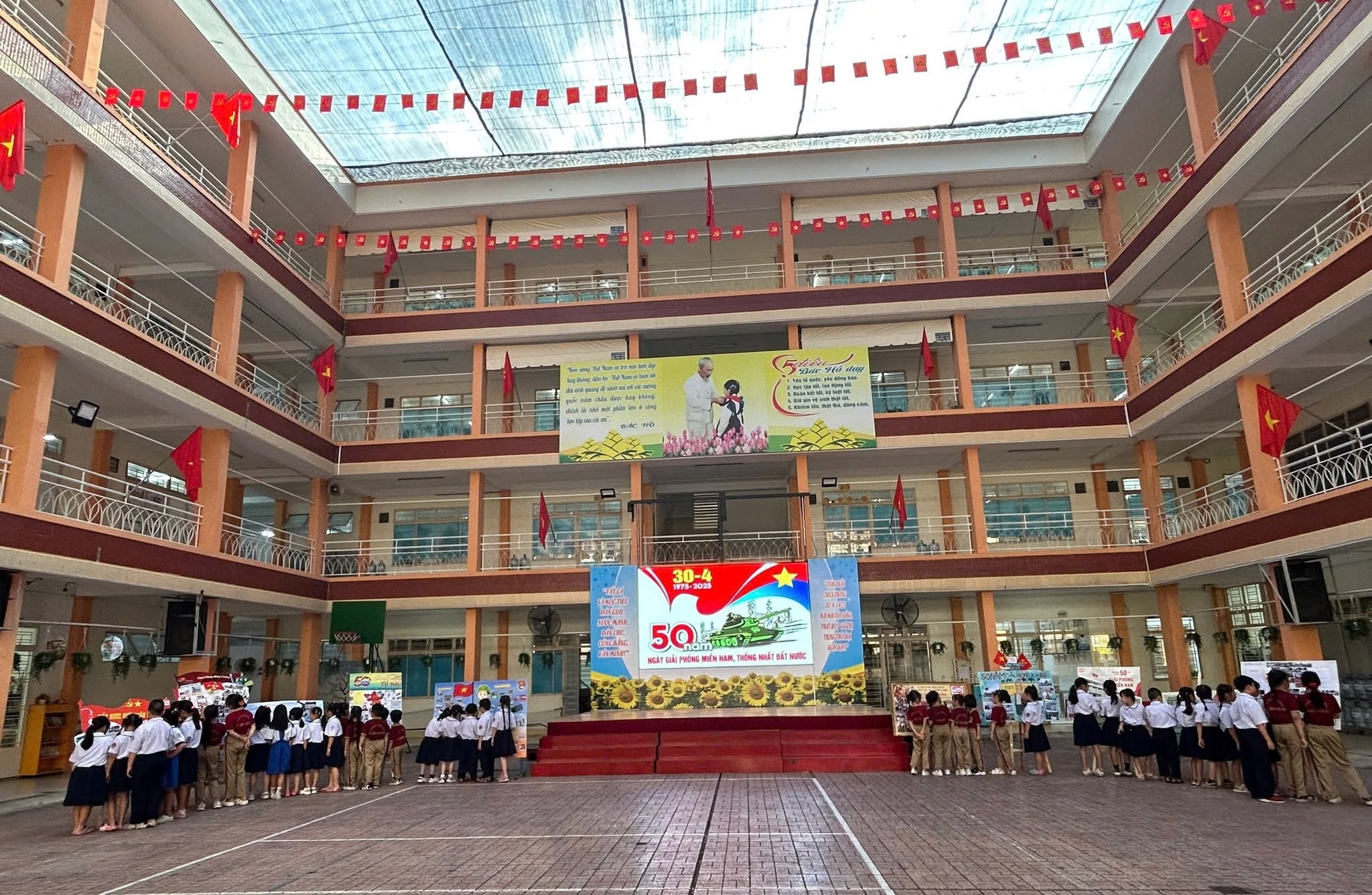VANG MÃI BẢN HÙNG CA CHIẾN THẮNG – KHÁT VỌNG CỐNG HIẾN CỦA TUỔI TRẺ