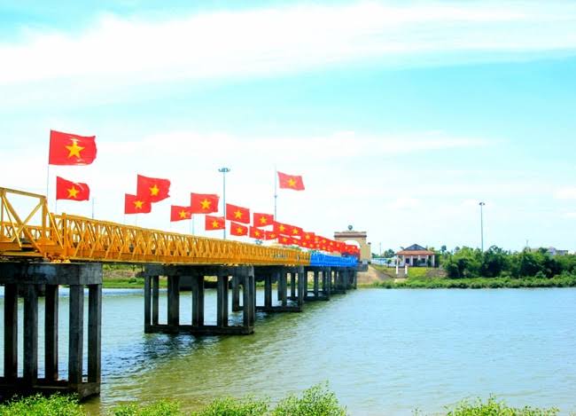 CẦU HIỀN LƯƠNG – NƠI MỘT DÒNG SÔNG TỪNG MANG NỖI NHỚ HAI MIỀN