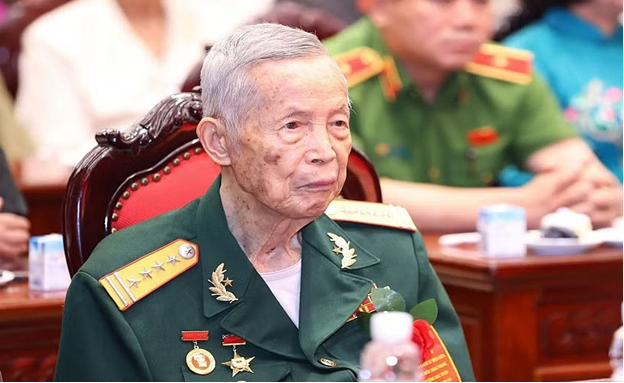 La Văn Cầu, từ cậu bé 'sống cũng như chết' đến anh hùng quân đội