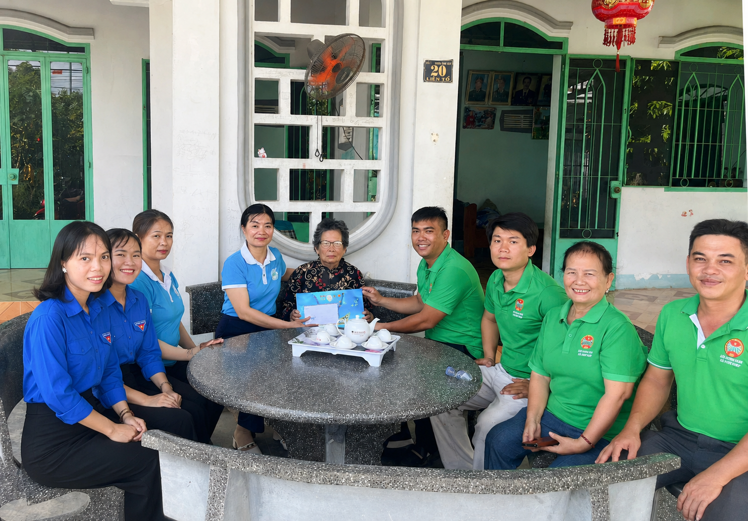Vết sẹo thời gian và lòng trung kiên của người con gái giao liên