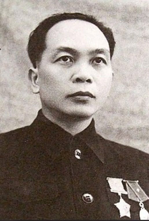 ĐẠI TƯỚNG VÕ NGUYÊN GIÁP VÀ CÂU CHUYỆN LỊCH SỬ VỀ BÁC
