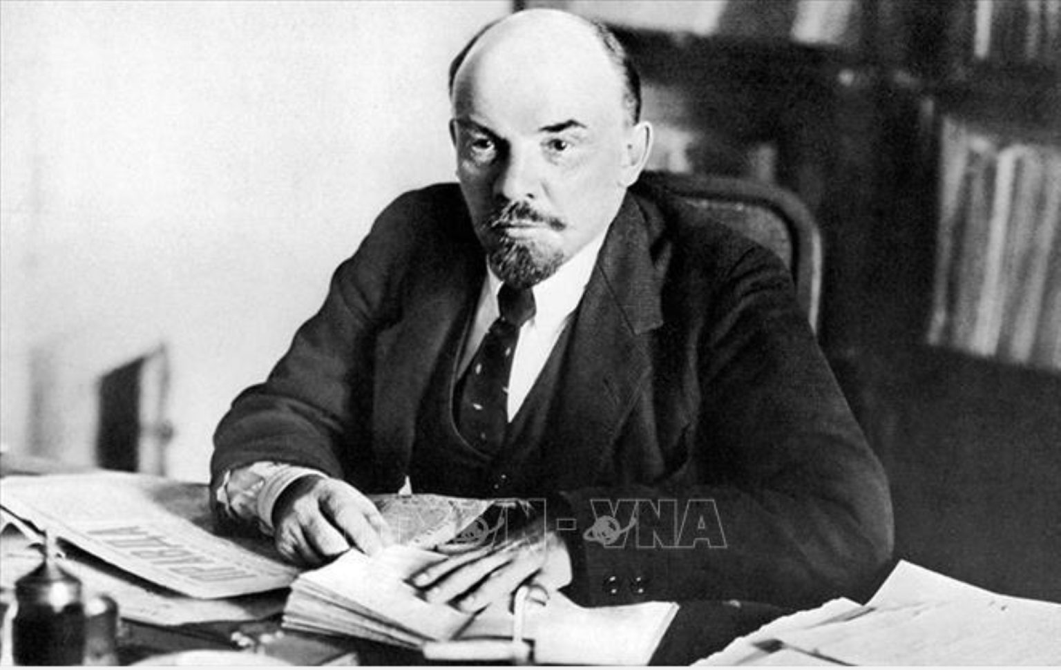 Lenin – Ngọn đuốc soi đường cho cách mạng và lý tưởng nhân loại