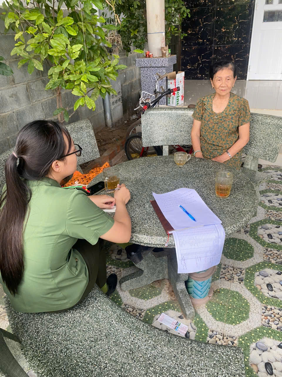 TIẾNG HÁT TRONG HẦM VÀ TÌNH ĐỒNG CHÍ SẺ CHIA NƠI TRẬN ĐỊA LỬA ĐẠN