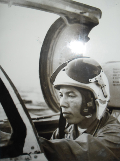 ĐINH TÔN PHI CÔNG MIG-21 ĐƯỢC TUYÊN DƯƠNG ANH HÙNG LLVTND