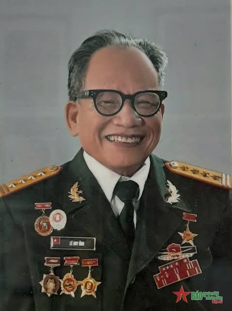 LÊ DUY ỨNG – NGƯỜI HỌA SĨ ĐI QUA CHIẾN TRANH BẰNG CẢ MÁU VÀ NÉT VẼ