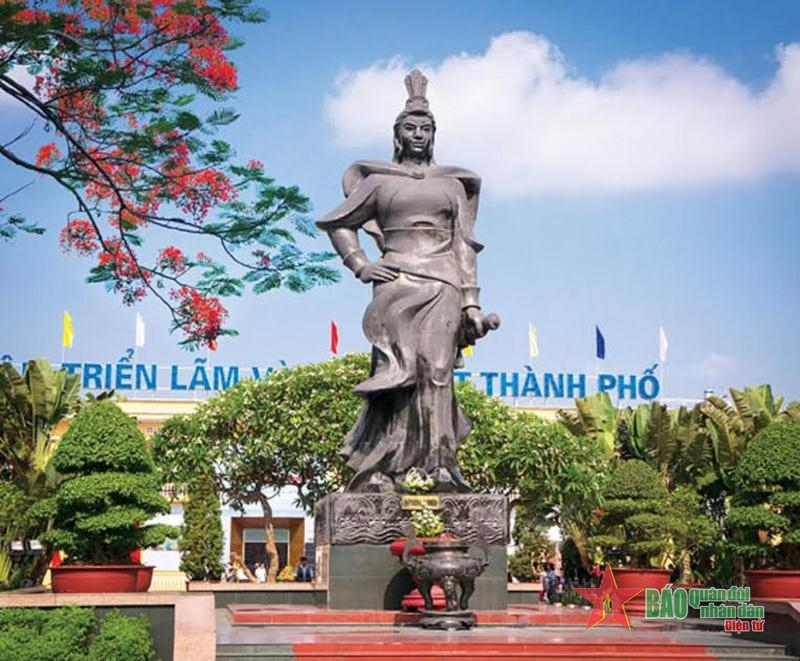 THÁNH CHÂN CÔNG CHÚA  LÊ CHÂN - NỮ TƯỚNG TIÊN PHONG GIỮ NƯỚC