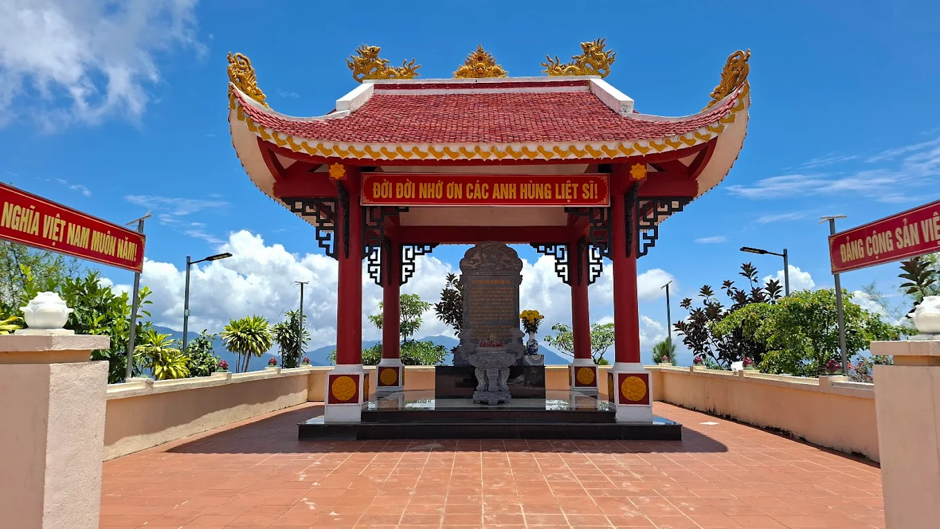 CHIẾN THẮNG ĐIỂM CAO 1015 – SẠC LY (CHARLIE)