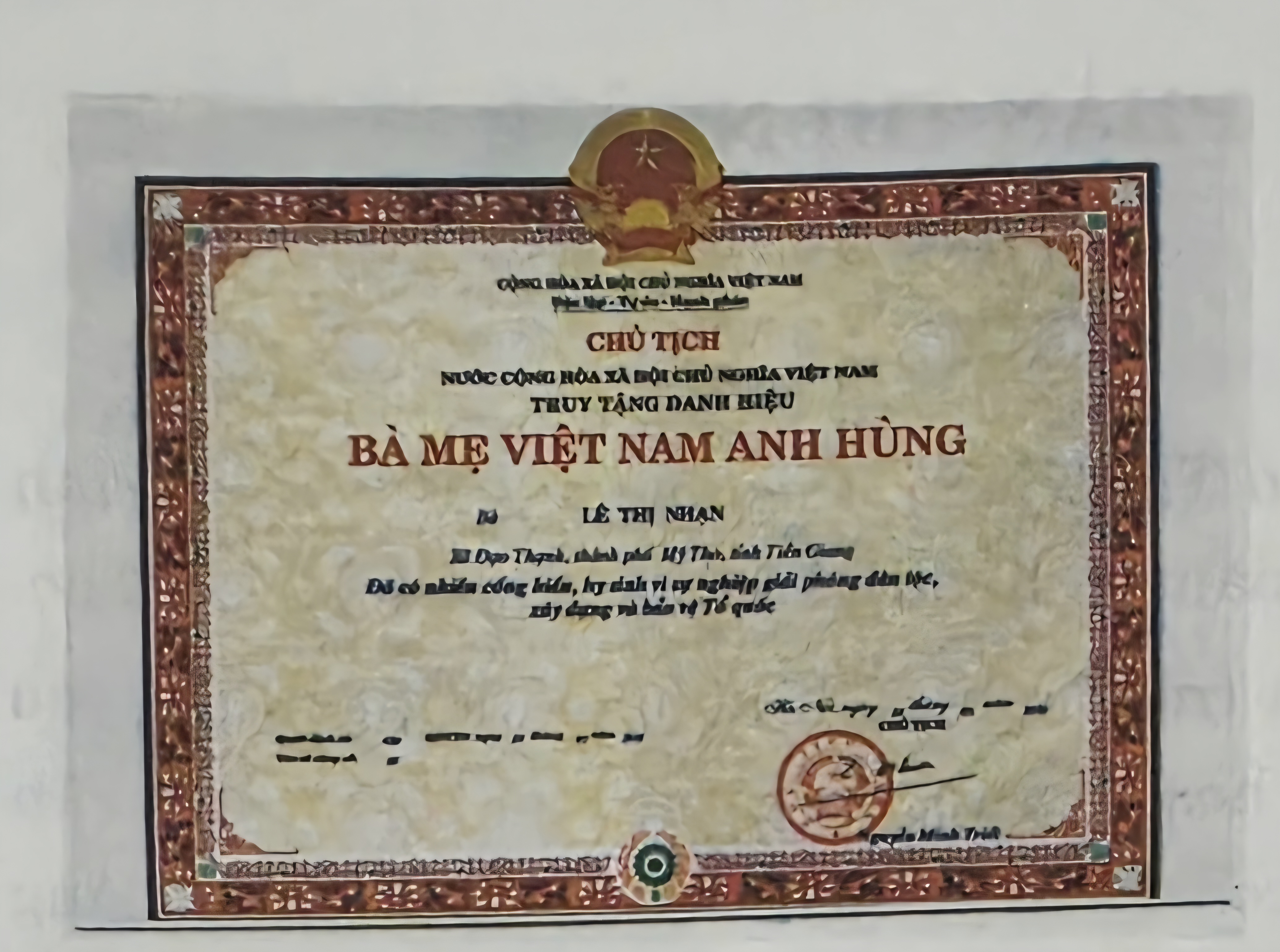 MẸ VIỆT NAM ANH HÙNG LÊ THỊ NHẠN