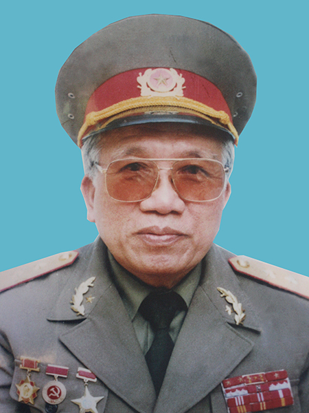 Anh hùng Khuất Duy Tiến
