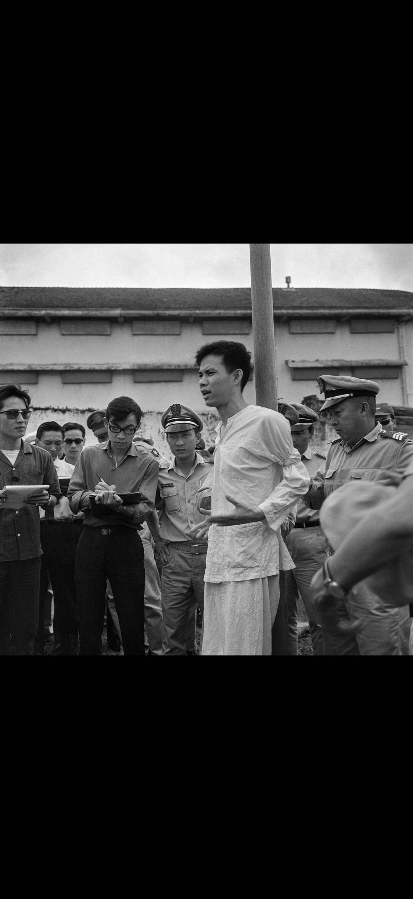 9 PHÚT TRƯỚC BẤT TỬ