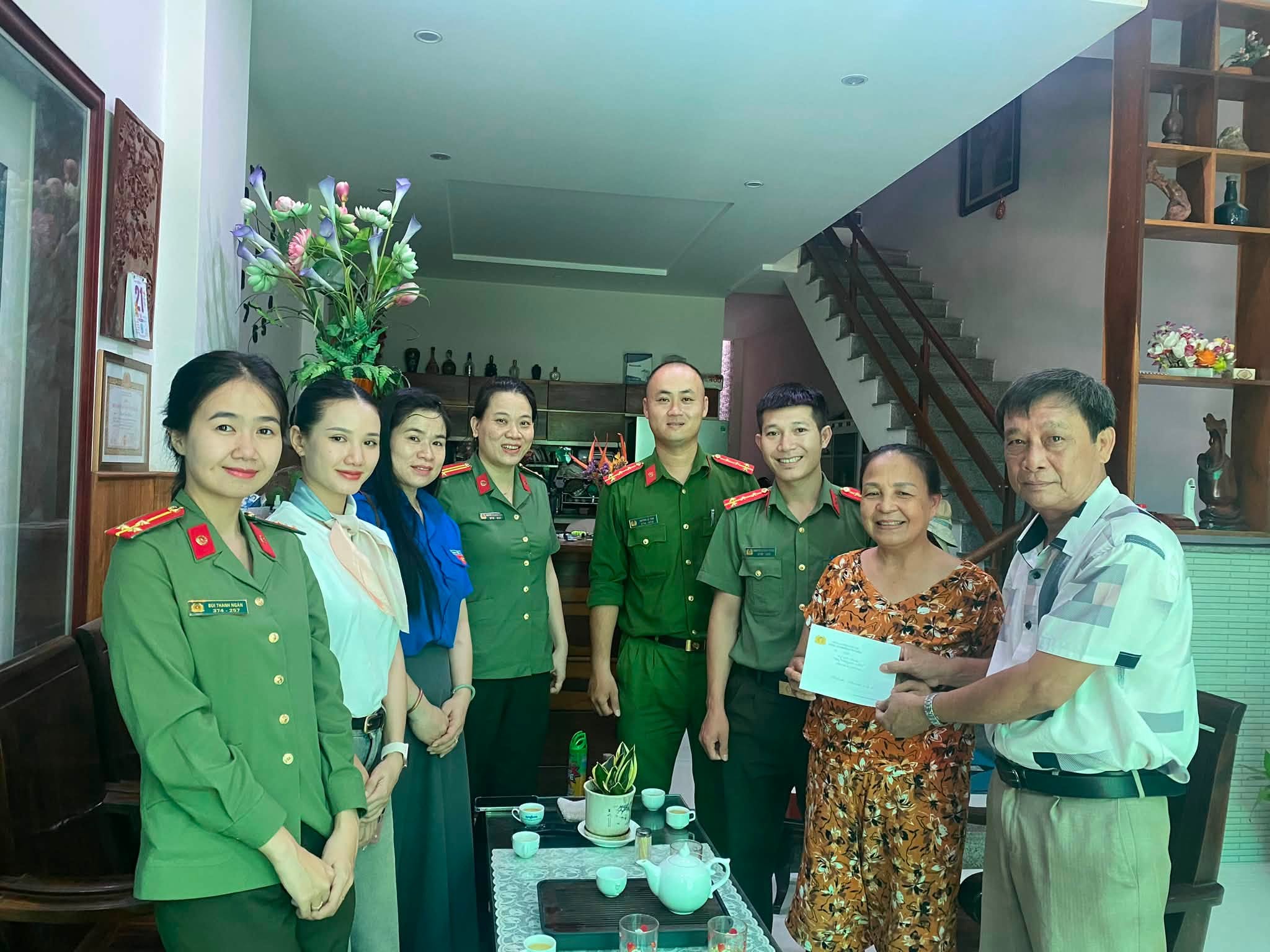 Ngọn Lửa Truyền Thống Ba Thế Hệ: Từ Trận Tuyến Giữ Làng Đến Những Phố Phường Bình Yên