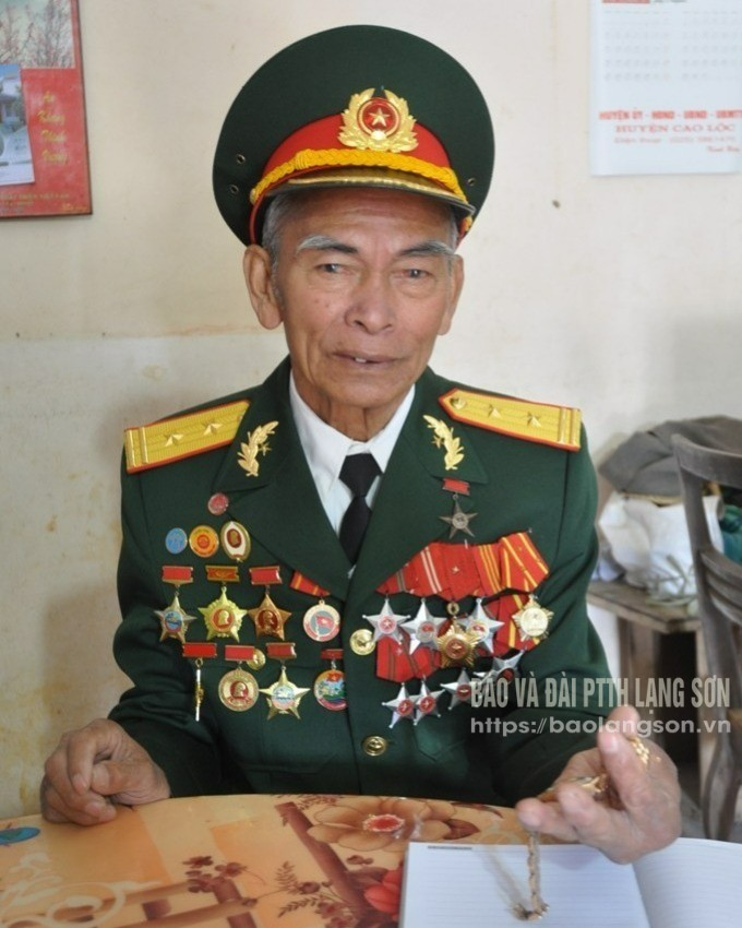 NÔNG VĂN NGHI – NGƯỜI ANH HÙNG GIỮA NHỮNG QUẢ BOM