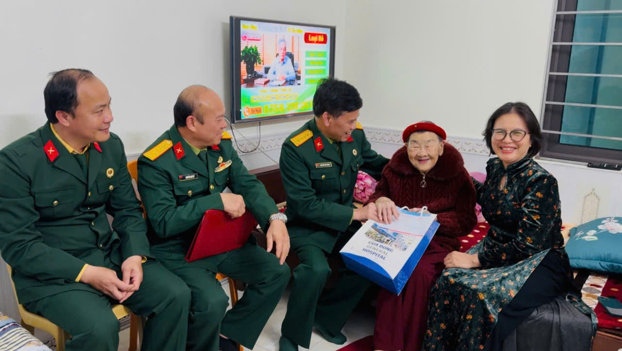 Người mẹ Việt Nam anh hùng
