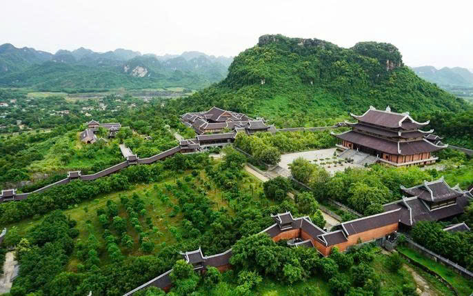 HOA LƯ – KINH ĐÔ GIỮA NÚI ĐÁ