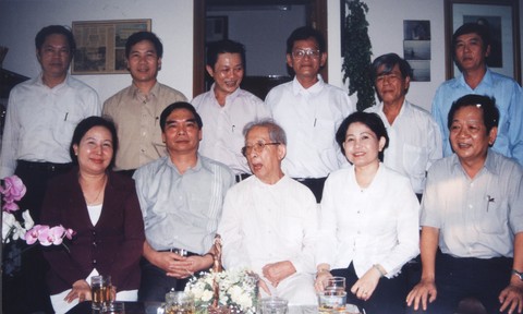 Mười Hương - Người thầy trong ngành tình báo