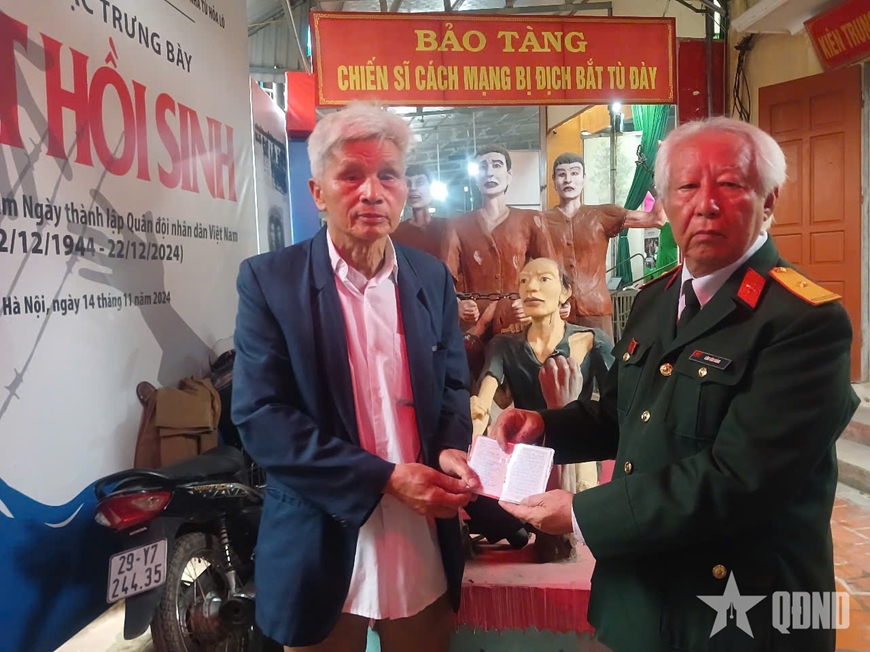 Người chép Điều lệ Đảng trong nhà lao Phú Quốc