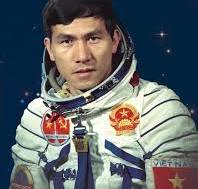 anh hùng Phạm Tuân