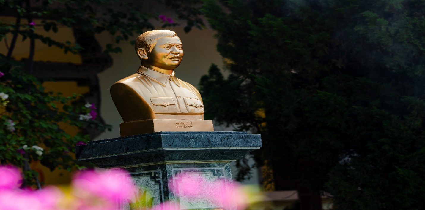 Phan Đình Giót: Khúc tráng ca lấy thân lấp lỗ châu mai