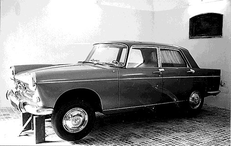 BÁC HỒ QUA CÁC TÀI LIỆU VÀ HIỆN VẬT: CHIẾC XE PEUGEOT 404 VÀ TẤM LÒNG  CỦA VIỆT KIỀU TÂN ĐẢO VỚI BÁC HỒ