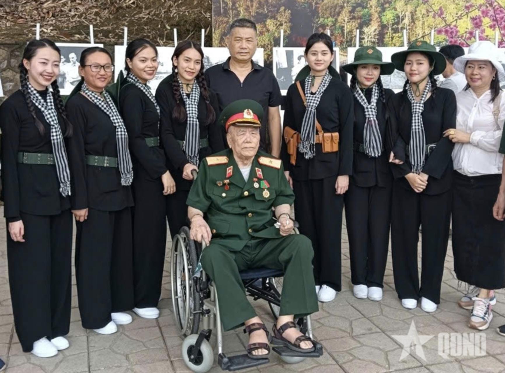 NHÂN CHỨNG THAM DỰ LỄ DUYỆT BINH LỊCH SỬ 01/01/1955 NGUYỄN VĂN PHƯỚC