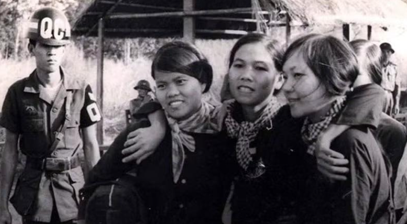 Nụ cười chiến thắng - Ngọn lửa niềm tin của tuổi trẻ thời hoa lửa