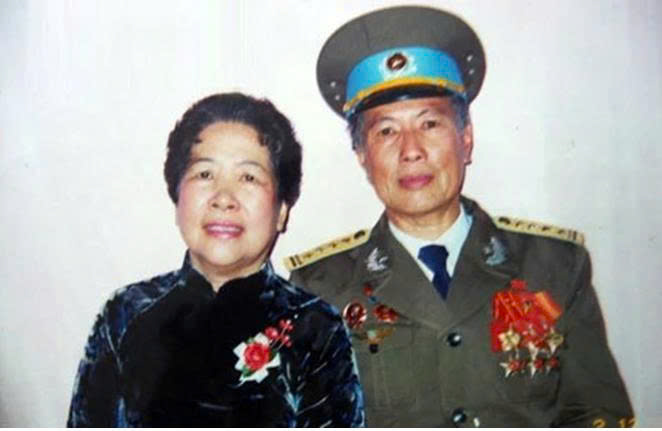 ĐẠI TÁ LÂM VĂN LÍCH – "CÁNH ƯNG ĐÊM" KIỆT XUẤT VÀ PHẨM CHẤT DUNG DỊ GIỮA ĐỜI THƯỜNG
