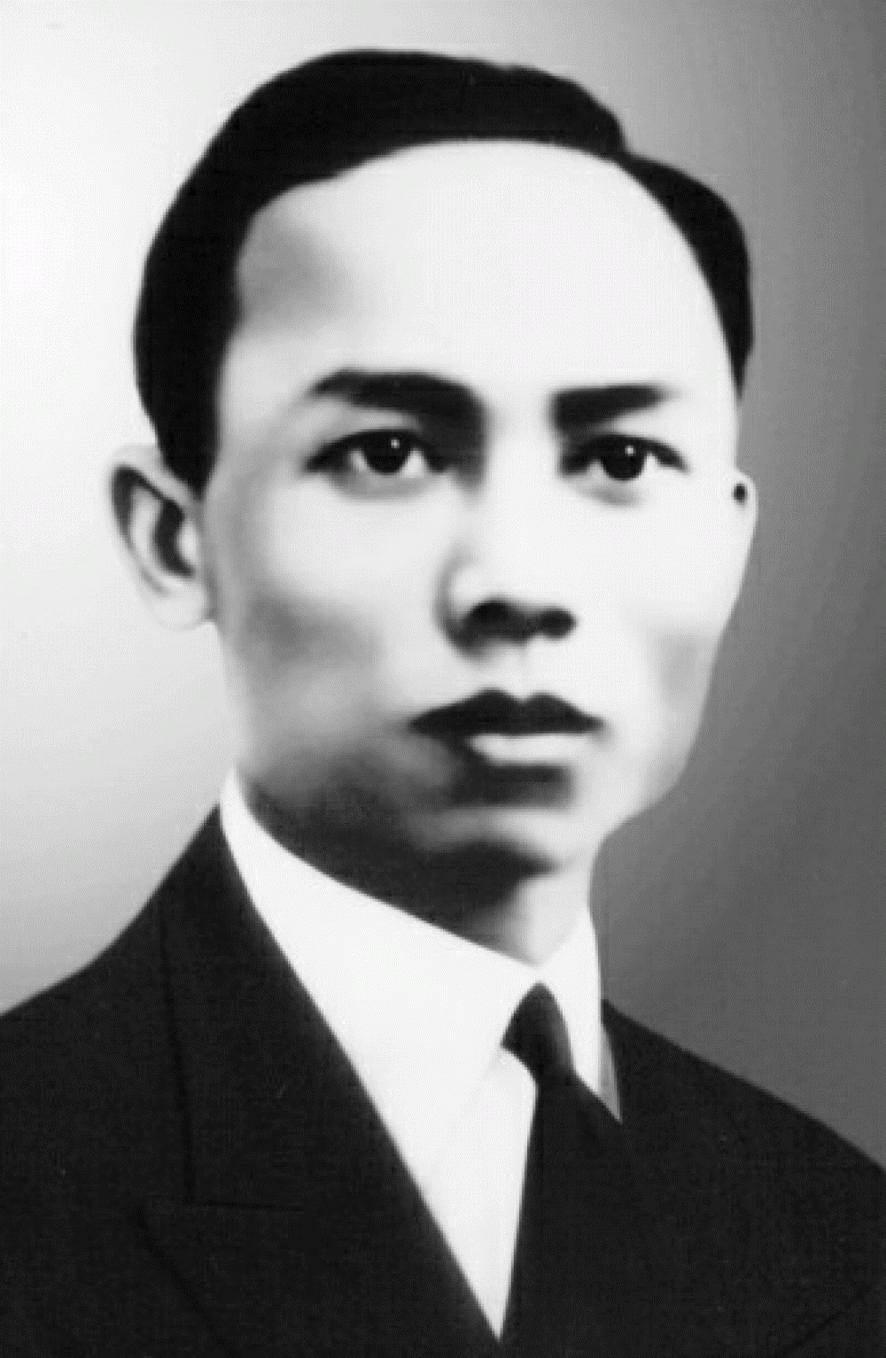 Lê Hồng Phong – Người chiến sĩ cộng sản kiên trung, sáng ngời khí tiết cách mạng - CHI ĐOÀN 10C1 STT:01