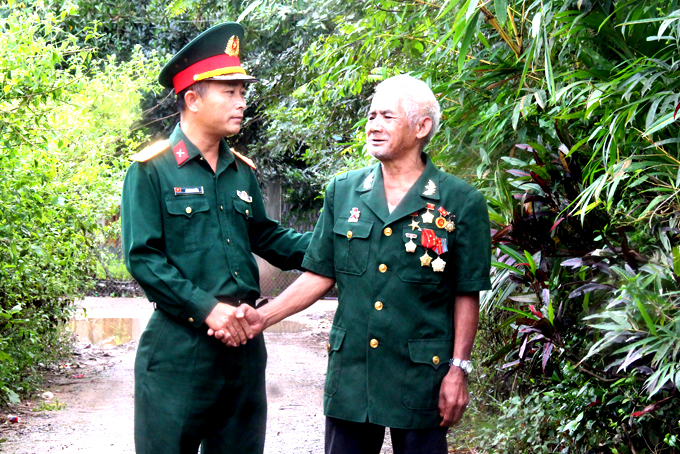 NGƯỜI GIỮ LỬA GIỮA ĐẠI NGÀN