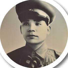 NGƯỜI LẤY THÂN MÌNH LÀM GIÁ SÚNG