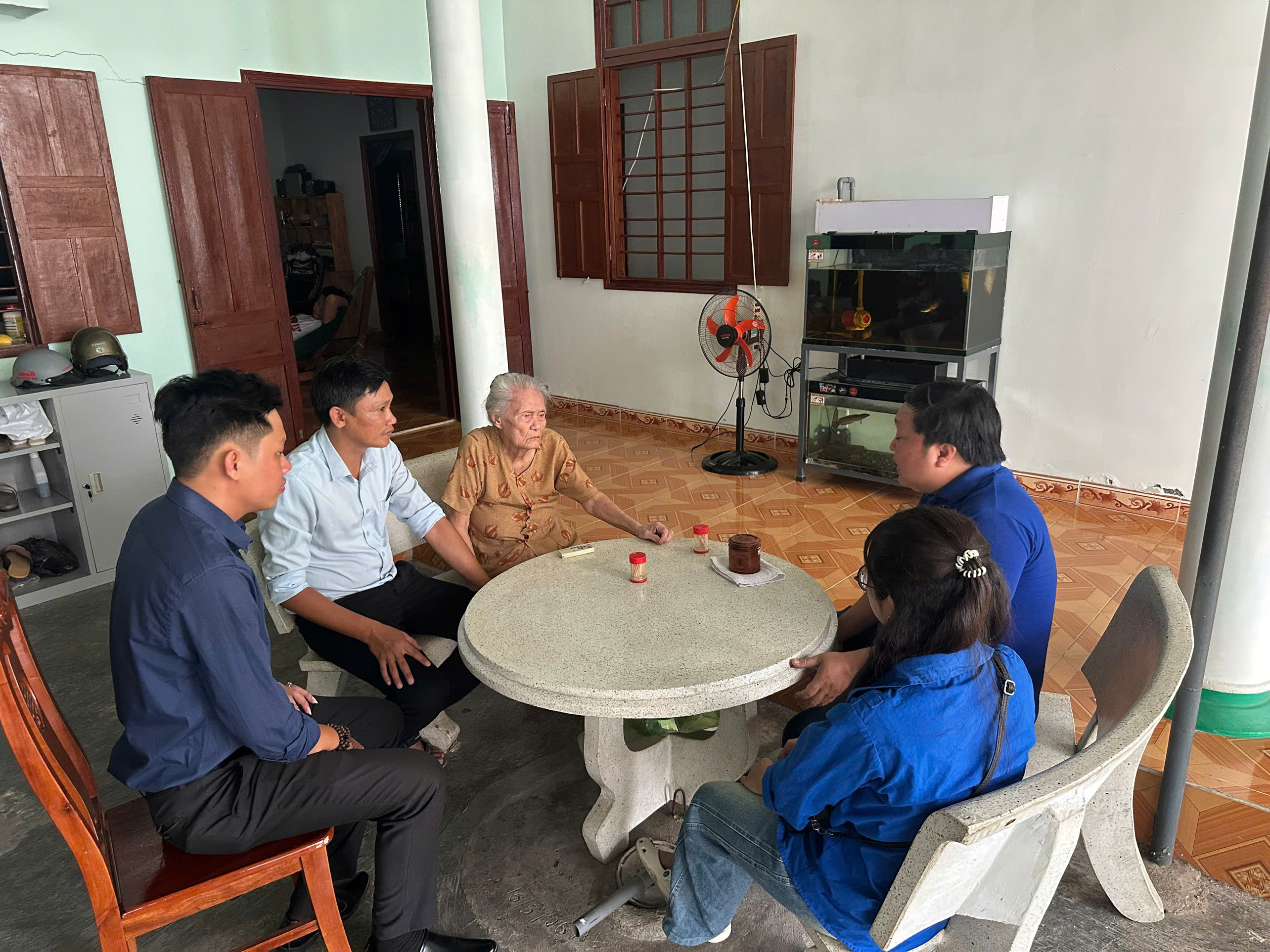 Người chỉ huy và trận đánh bắt sống tướng địch