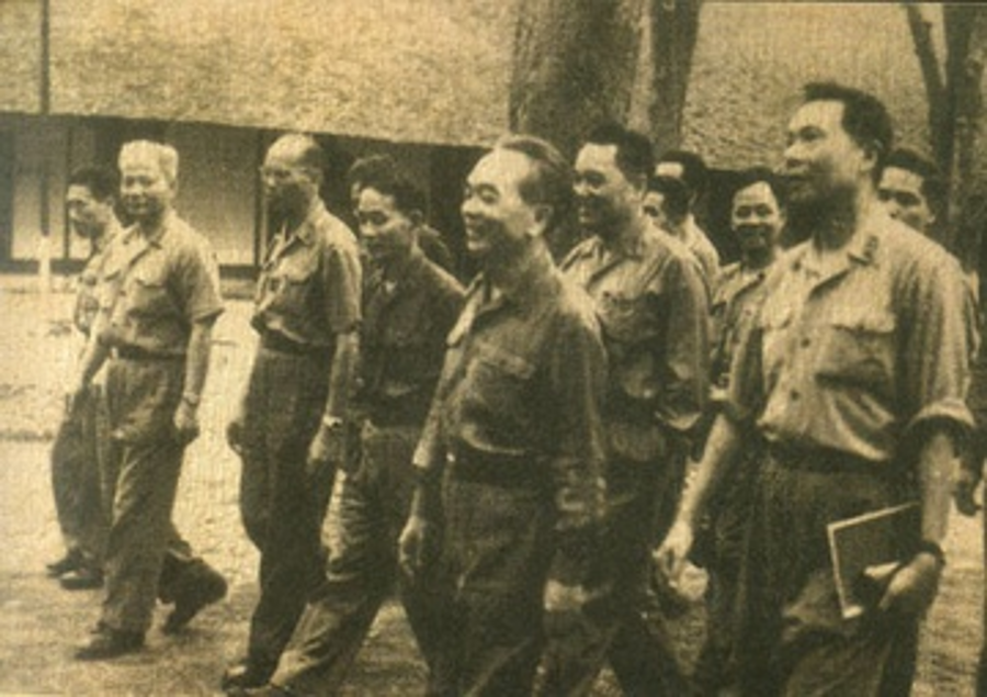 TIẾNG PHÁO MỪNG CHIẾN THẮNG Ở TỔNG HÀNH DINH SÁNG 30/4/1975