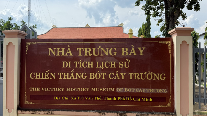 KHÚC TRÁC CA TRÊN CẦU VÀ GIÁ TRỊ VÔ GIÁ CỦA HÒA BÌNH: TỰ HÀO ANH HÙNG TRỪ VĂN THỐ