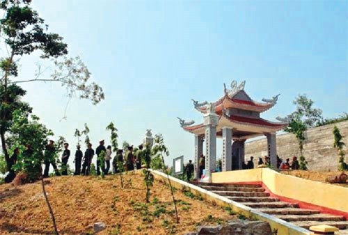 Đền thờ liệt sĩ Núi Quế