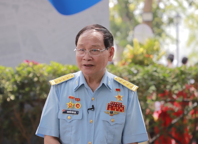 Anh hùng lực lượng vũ trang nhân dân, chỉ huy Phi đội Quyết thắng tập kích đường không - Sân bay Tân Sơn Nhất ngày 28/4/1975