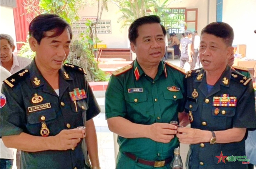 Hành quân truy kích tàn quân Pol Pot