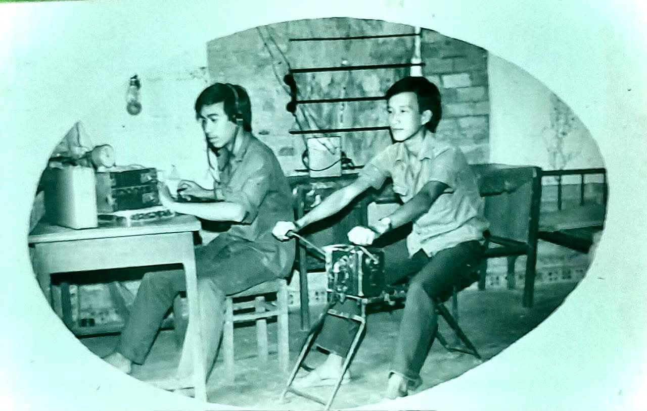 KÍ ỨC NGƯỜI LÍNH THÔNG TIN