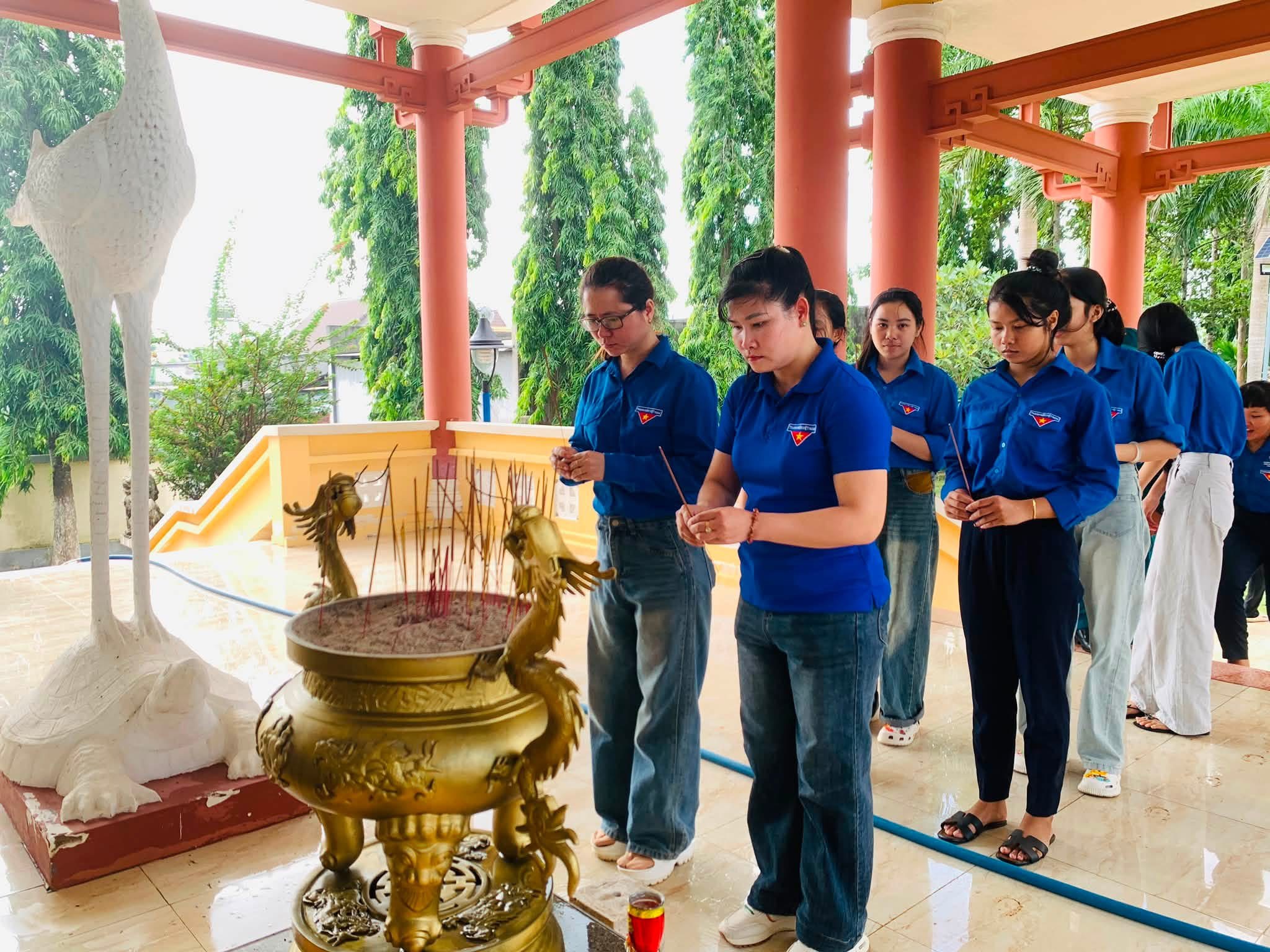 CÂU CHUYỆN THỜI HOA LỬA- Một nén nhang – Một đời ghi nhớ