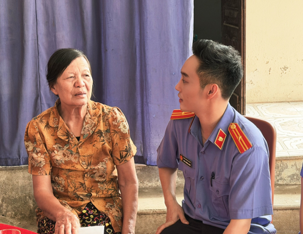 NGUYỄN THỊ NỮ - MỘT ĐỜI GỬI LẠI MÙA HOA LỬA