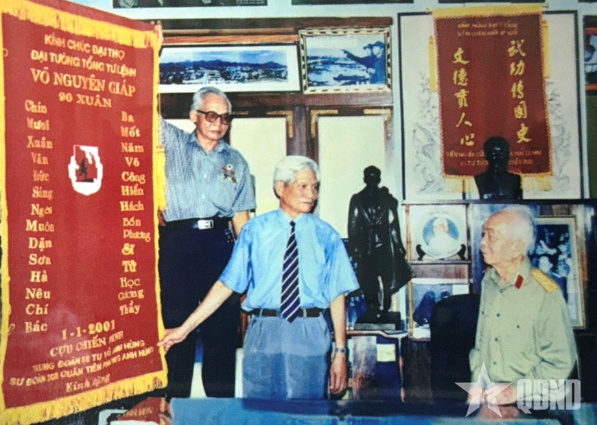 Nơi bom đạn viết thành lời