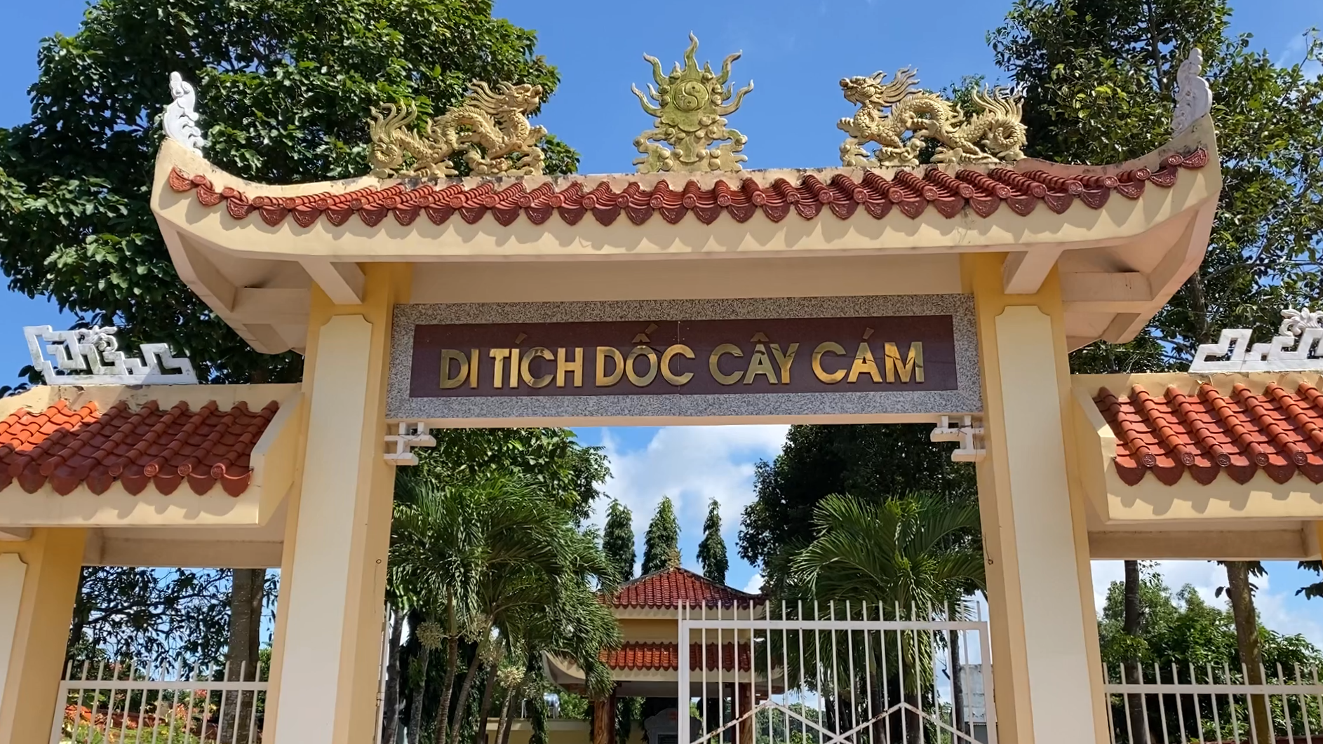 DI TÍCH DỐC CÂY CÁM