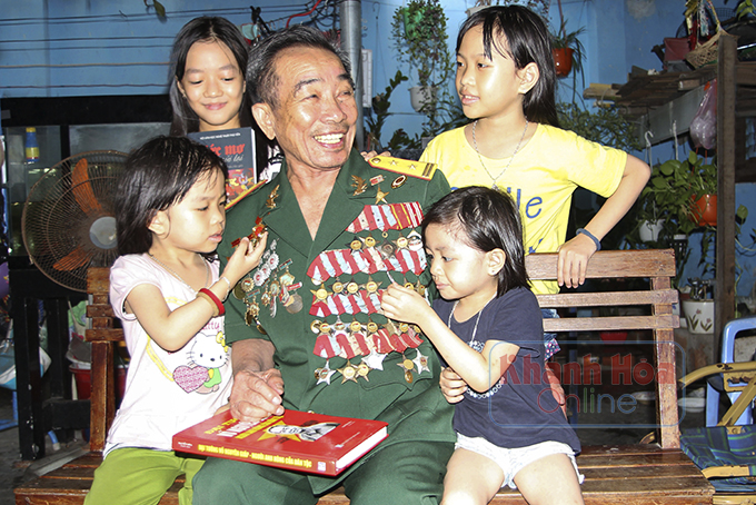 ANH HÙNG LỰC LƯỢNG VŨ TRANG NHÂN DÂN NGUYỄN ĐỨC QUÂN: NGƯỜI LÍNH ĐẶC CÔNG THÉP VÀ BẢN HÙNG CA THỜI HOA LỬA