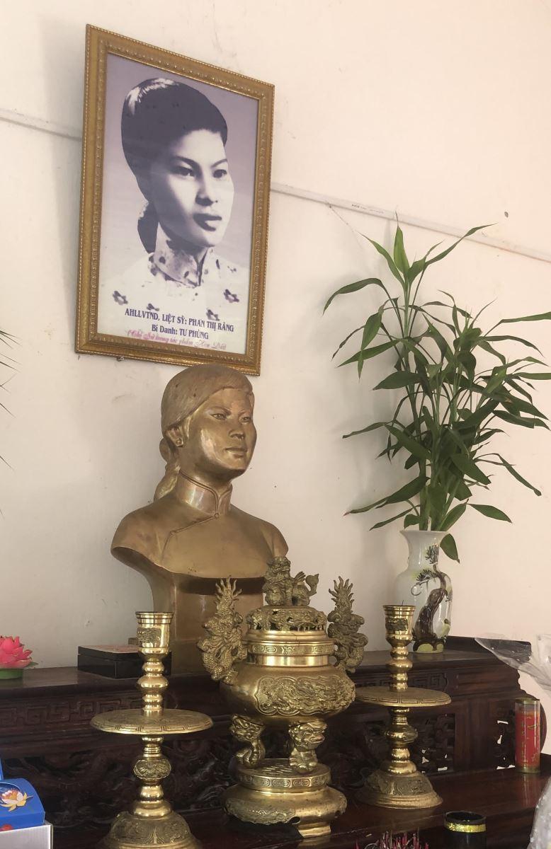 PHAN THỊ RÀNG (CHỊ SỨ) – NGƯỜI CON GÁI CỦA HÒN ĐẤT