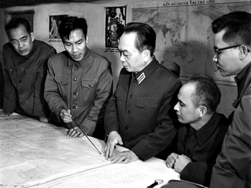 QUYẾT ĐỊNH LỊCH SỬ Ở ĐIỆN BIÊN PHỦ