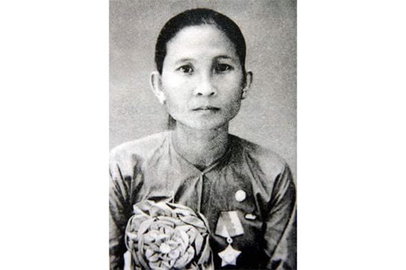 Chị Út Tịch: “Còn cái lai quần cũng đánh”