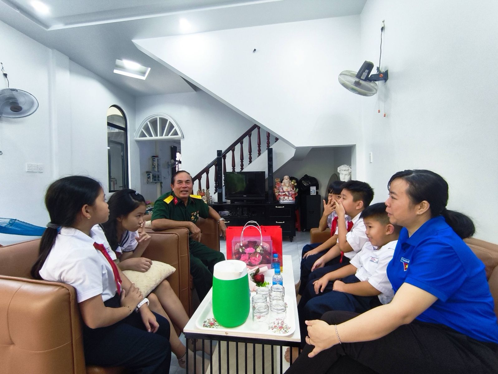 NHỮNG CÂU CHUYỆN THỜI HOA LỬA - KÝ ỨC CỦA CỰU CHIẾN BINH HỒ MINH MÁY