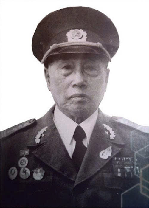 Anh hùng Nguyễn Phú Xuyên Khung