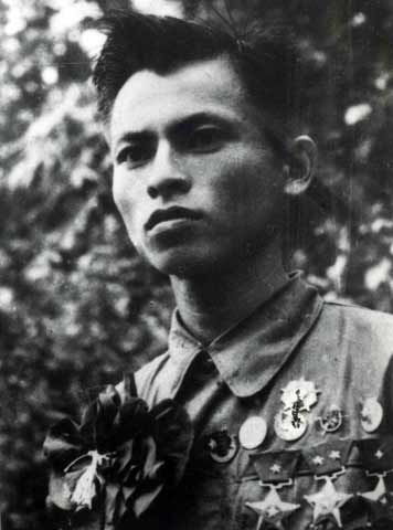 Phùng văn Khầu