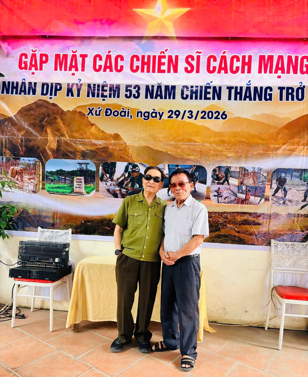 NHỮNG BÔNG HOA ĐỎ KHÔNG BAO GIỜ PHAI