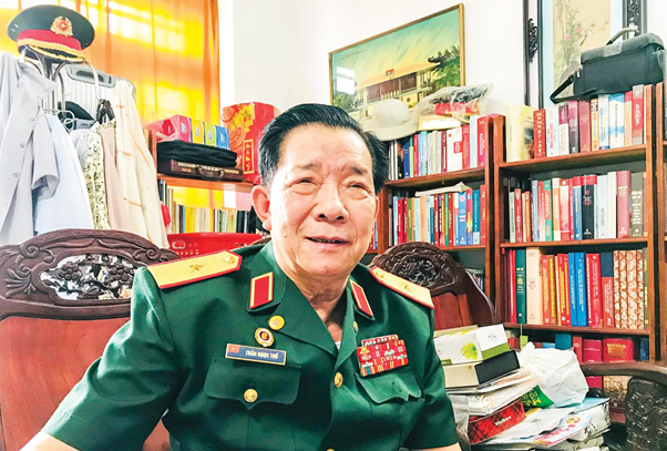 NGƯỜI LÍNH GIÀ VÀ KÝ ỨC THÁNG TƯ